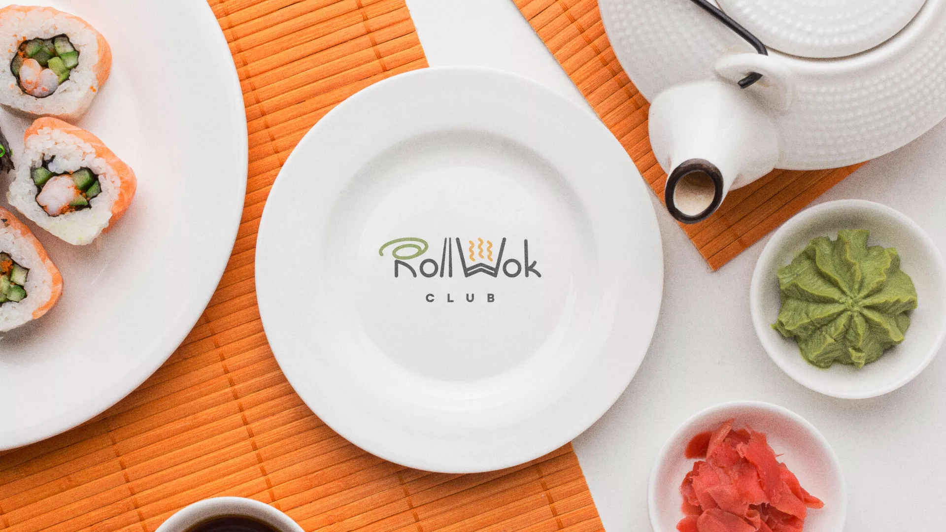 Разработка логотипа и фирменного стиля суши-бара «Roll Wok Club» в Горно-Алтайске